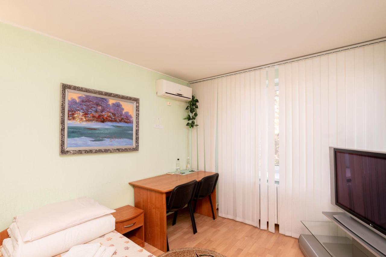 Elektromash Hotel Tiraspol Bagian luar foto